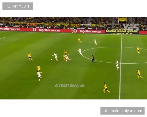 巴萨财务压力下的引援策略：年轻球员潜力与成本如何平衡